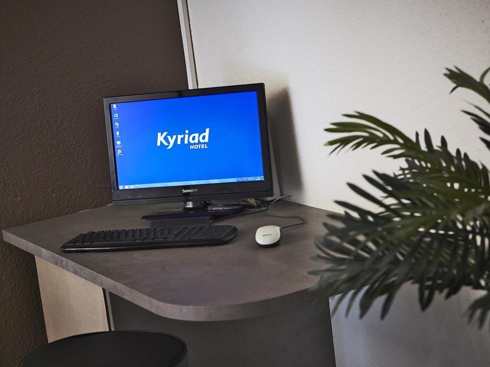 Kyriad Lyon Sud - Saint Genis Laval Екстериор снимка